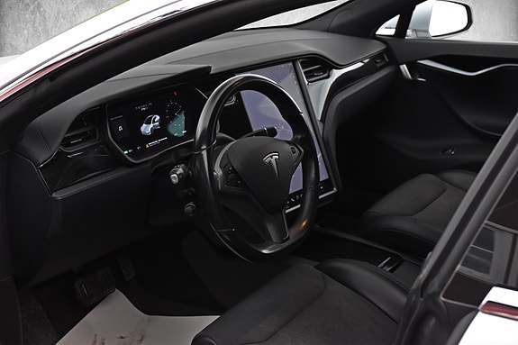 Tesla Model S 19 of 28