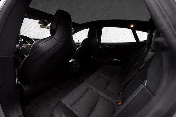 Tesla Model S 15 of 28