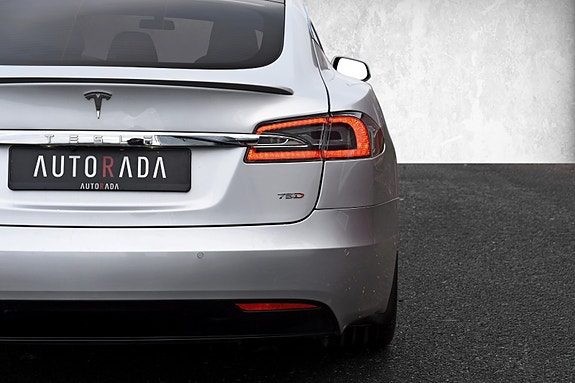 Tesla Model S 8 of 28