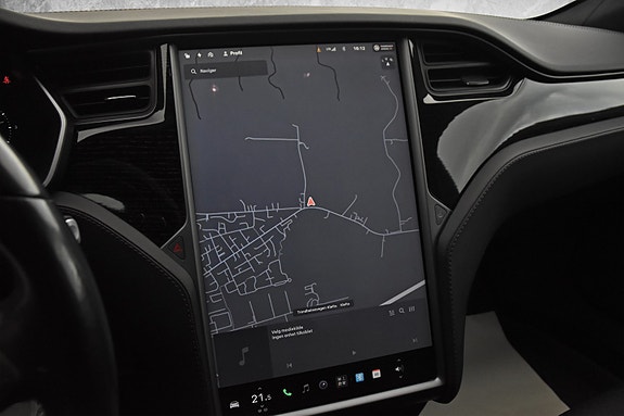 Tesla Model S 21 of 28