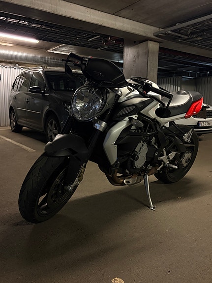 MV Agusta Brutale 800 10 of 13