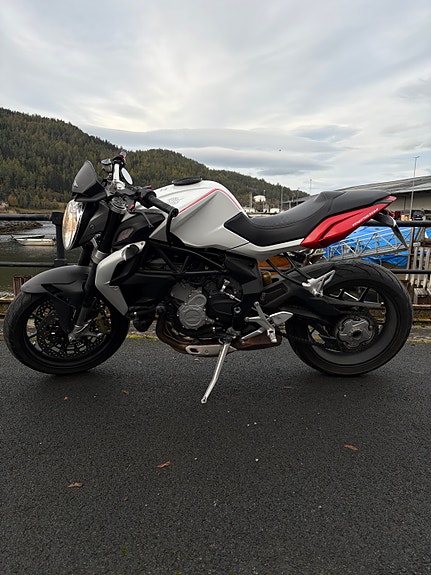 MV Agusta Brutale 800 3 of 13