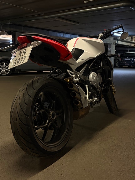 MV Agusta Brutale 800 11 of 13