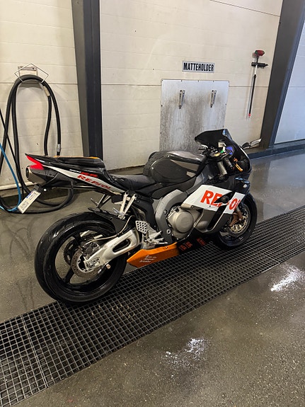 Honda CBR 1000 RR 4 of 4