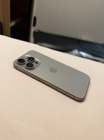Apple iPhone 15 Pro 128 GB sølv