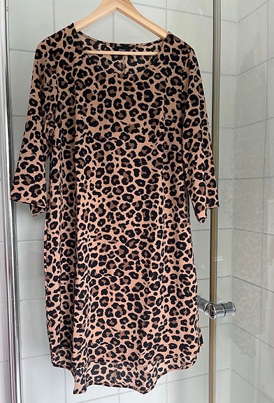 Zizzi hverdagskjole S flerfarget leopardmønster. Passer L/XL.