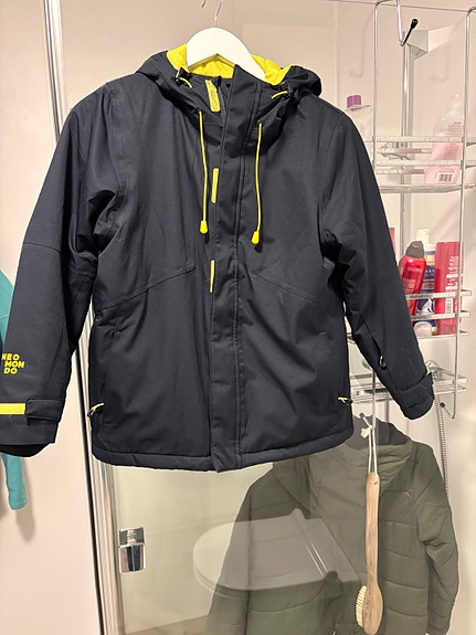 Neomondo jakke str 152 svart unisex