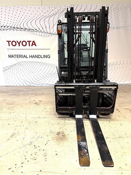 Toyota 40-8FD35N 3 of 4