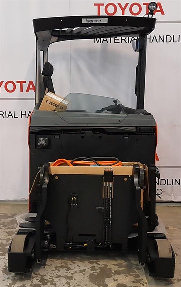 Toyota RRE140HE 3 of 4