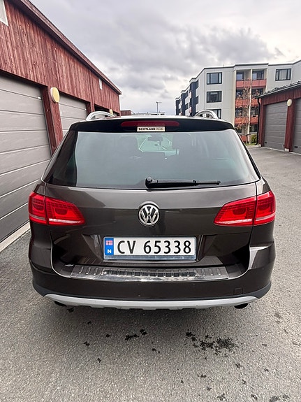 Volkswagen Passat 6 of 30