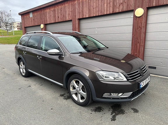 Volkswagen Passat 3 of 30
