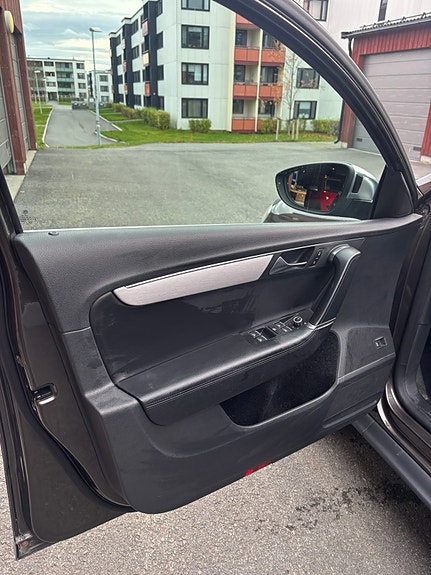 Volkswagen Passat 12 of 30