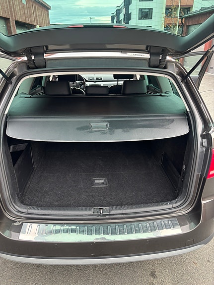Volkswagen Passat 16 of 30