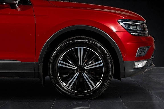 Volkswagen Tiguan 12 of 30