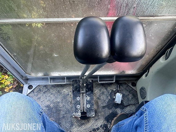Neuson 38Z3 beltegraver 17 of 19
