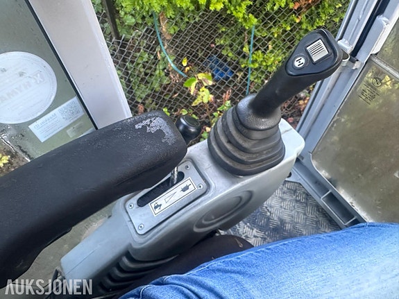 Neuson 38Z3 beltegraver 18 of 19