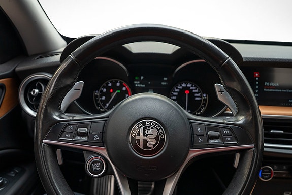 Alfa Romeo Stelvio 14 of 30