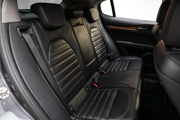 Alfa Romeo Stelvio 30 of 30