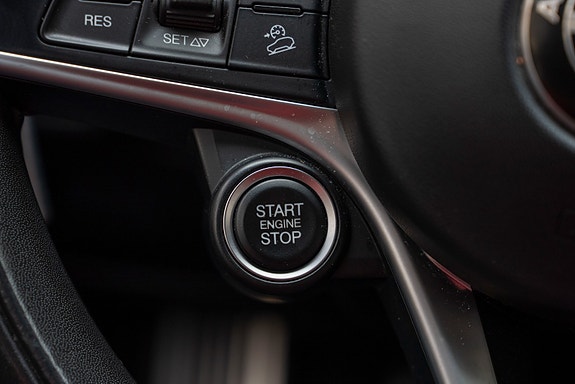 Alfa Romeo Stelvio 15 of 30