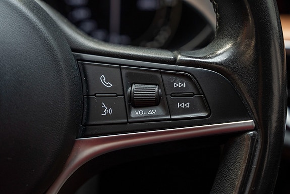 Alfa Romeo Stelvio 17 of 30