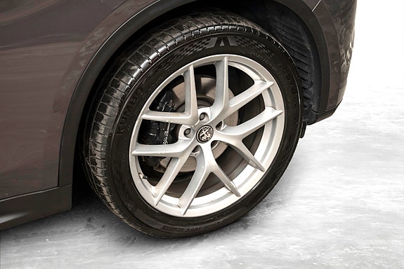 Alfa Romeo Stelvio 9 of 30