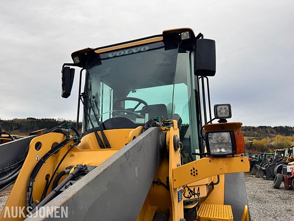 Volvo L70 F 26 of 30