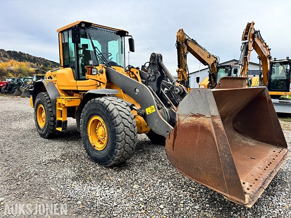 Volvo L70 F 3 of 30