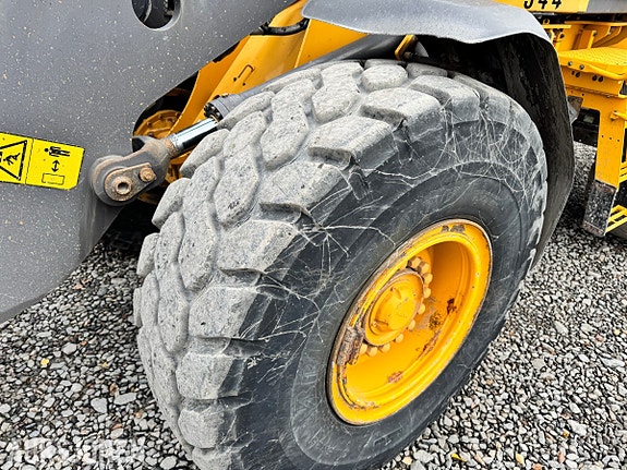 Volvo L70 F 22 of 30