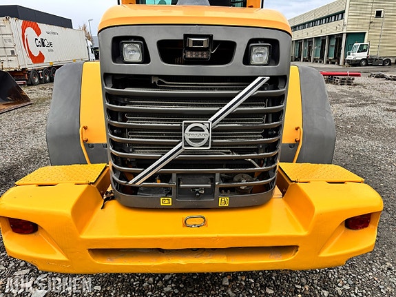 Volvo L70 F 11 of 30