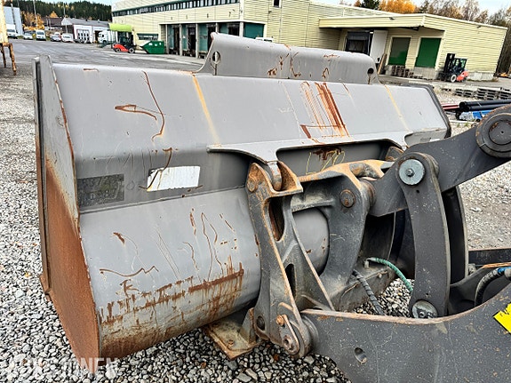Volvo L70 F 24 of 30