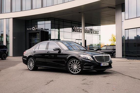 Mercedes-Benz S 500 2 of 30