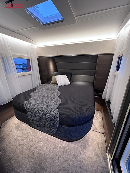 Adria Alpina 663 PT 7 of 21