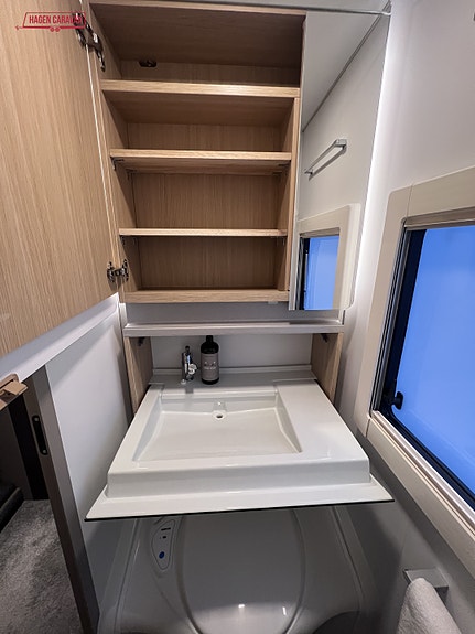 Adria Alpina 663 PT 15 of 21