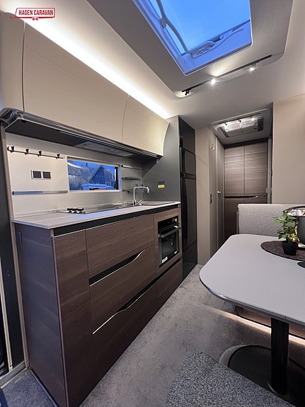 Adria Alpina 663 PT 11 of 21