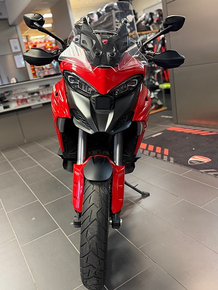 Ducati Multistrada V4S 7 of 13