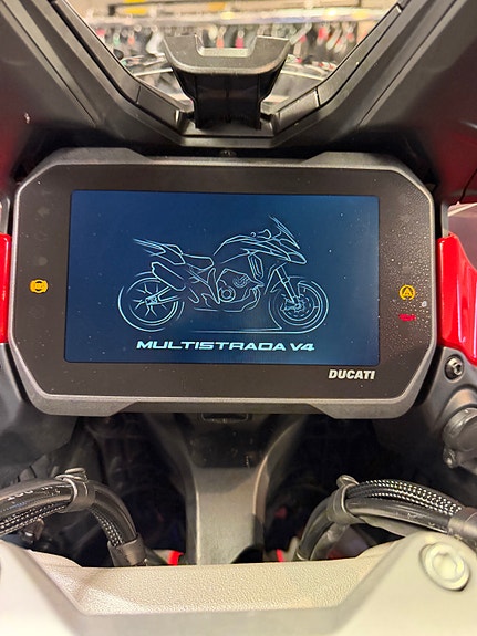 Ducati Multistrada V4S 11 of 13
