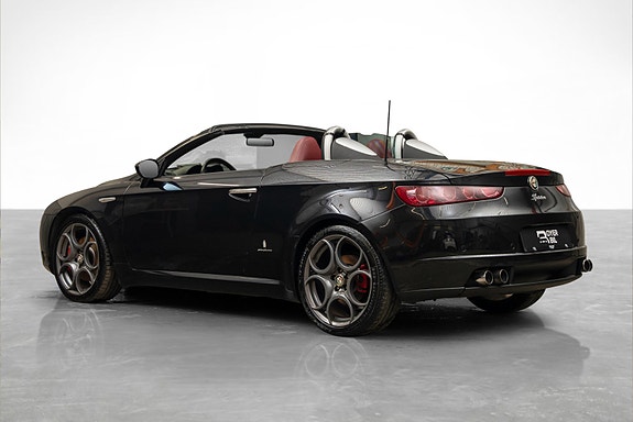 Alfa Romeo Spider 8 of 30