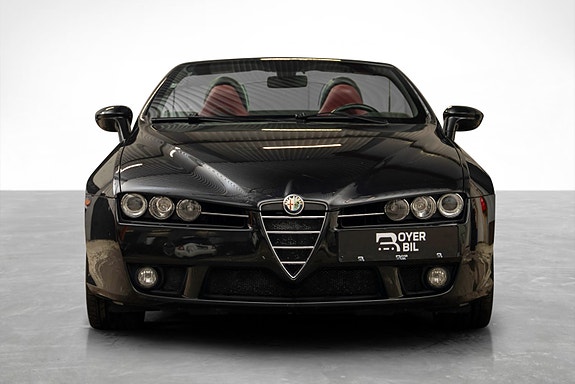 Alfa Romeo Spider 3 of 30