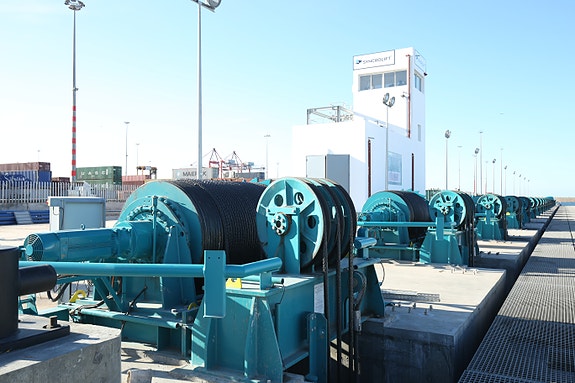 Shiplift hoists