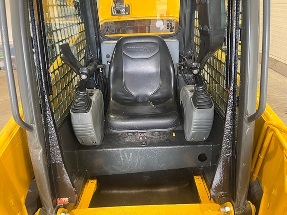 Komatsu SK714 24 of 29
