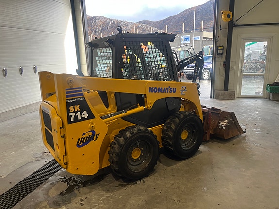 Komatsu SK714 28 of 29