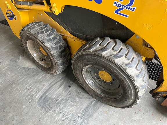Komatsu SK714 10 of 29