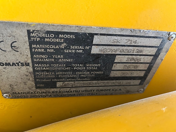 Komatsu SK714 9 of 29