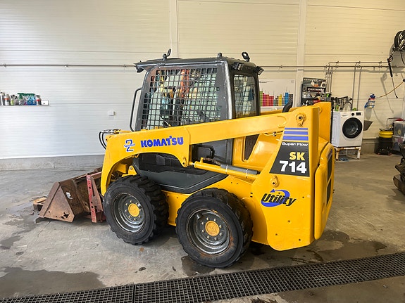 Komatsu SK714 27 of 29