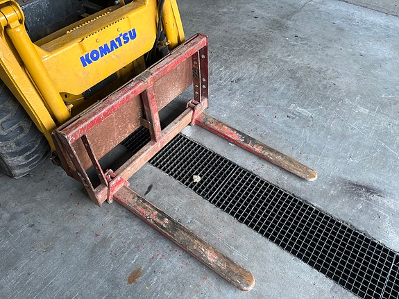 Komatsu SK714 13 of 29