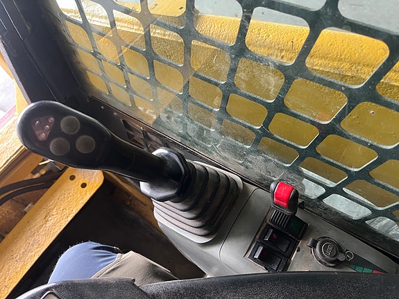 Komatsu SK714 15 of 29
