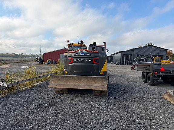 Volvo ECR145F 2 of 4