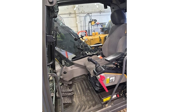 Volvo EC140EL 7 of 9