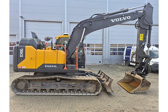 Volvo EC140EL 2 of 9