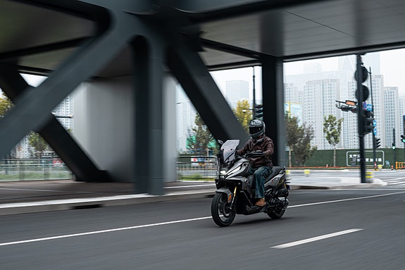 VOGE SR450X ** ADV SCOOTER/VERDENS NYHET/RESERVER NÅ/A2** 5 of 18